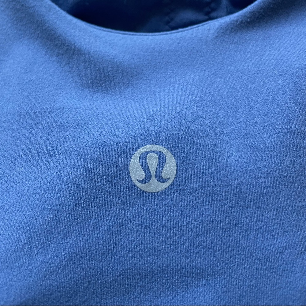 lululemon align tank 🤍 - Picture 3 of 4